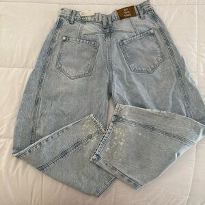 WE THE FREE Lucky you Mid Rise Barrel size 26 ( new)